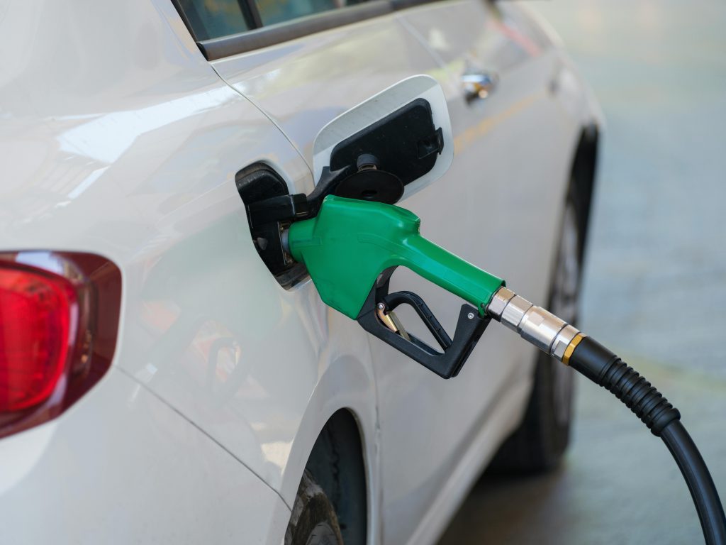 Mayotte, carburant, essence, plein, station, total, voiture, diesel,