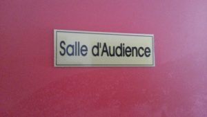 Salle d'audience entrée