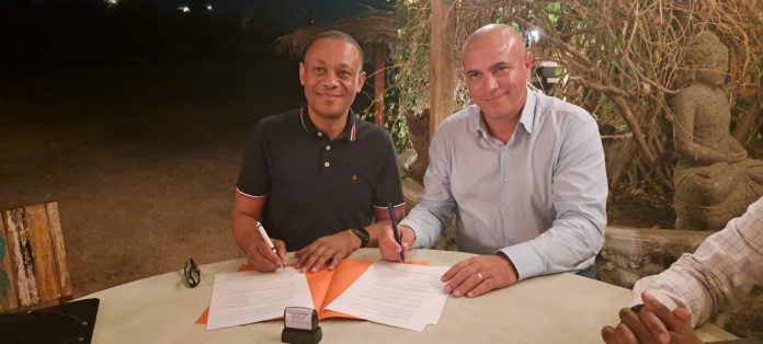 Mayotte, Mlezi Maoré, groupe SOS, La Poste,